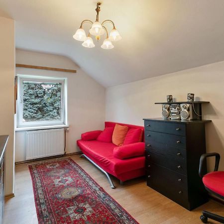 Lively Holiday Home In Wien With Private Garden ภายนอก รูปภาพ