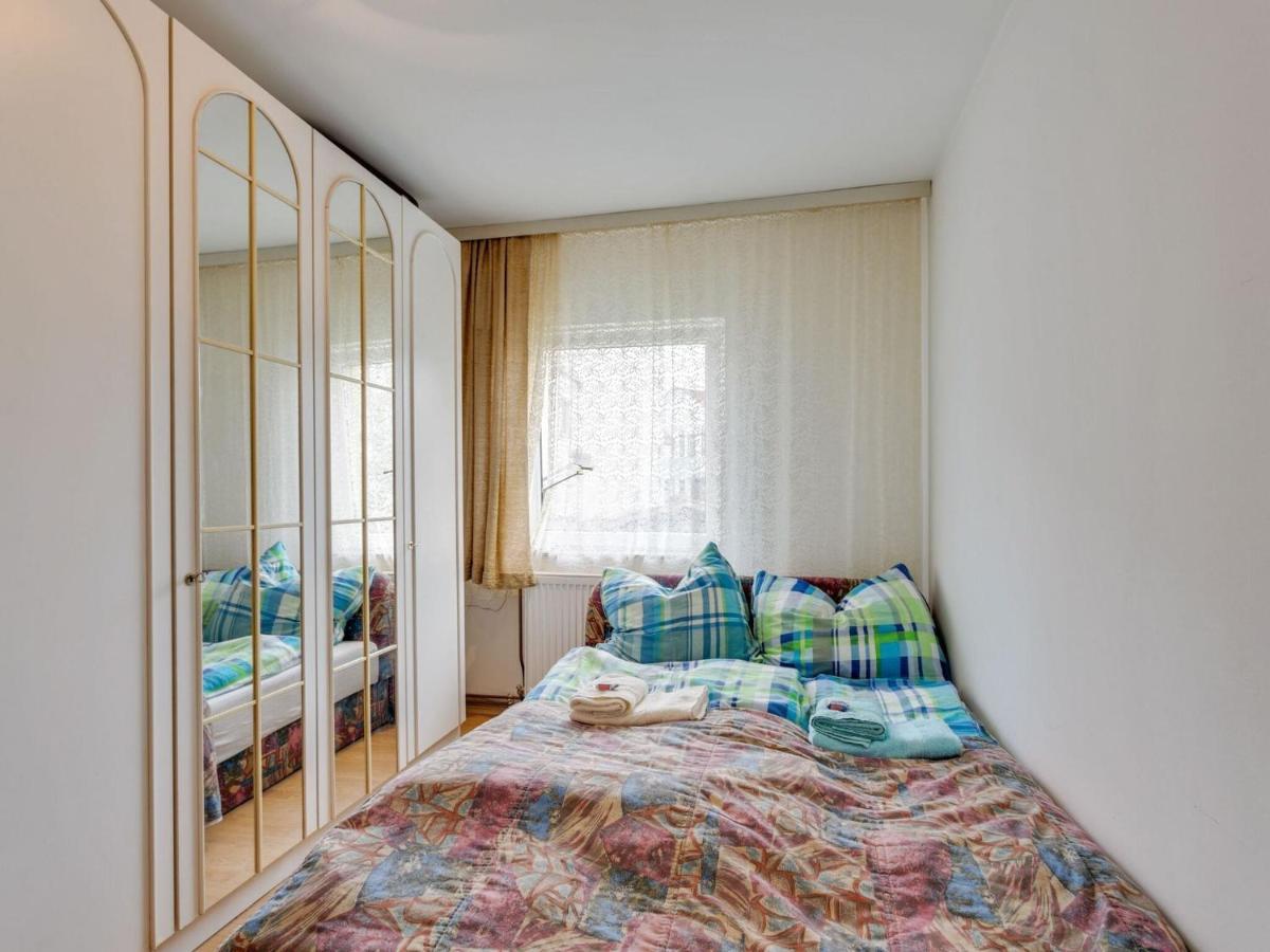Lively Holiday Home In Wien With Private Garden ภายนอก รูปภาพ