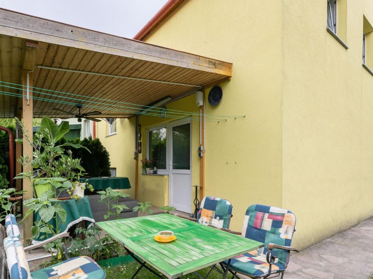 Lively Holiday Home In Wien With Private Garden ภายนอก รูปภาพ